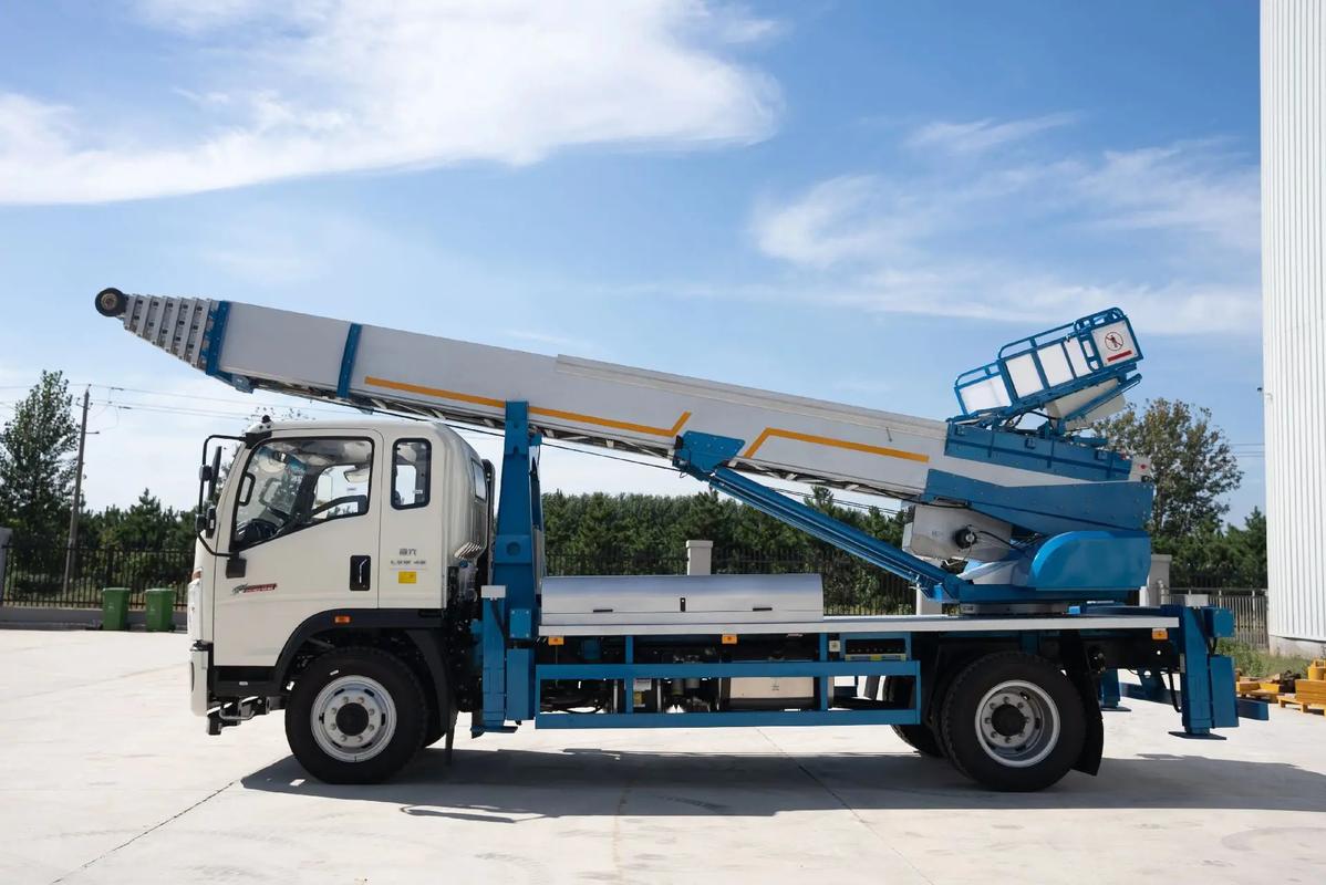 南通云梯上料车租赁费用